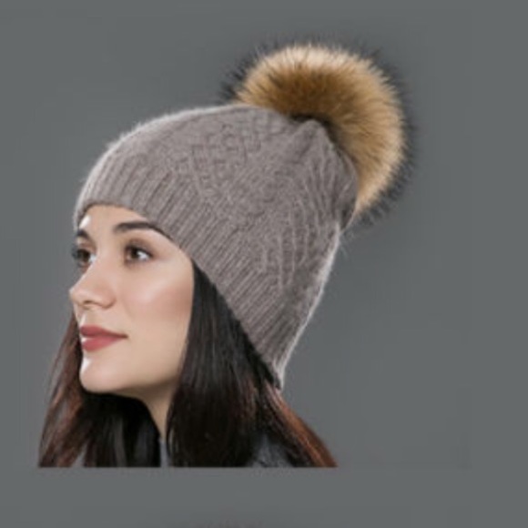 Cashmere, raccoon fur beanie ⭐️LAST ONE ⭐️ - Picture 3 of 6